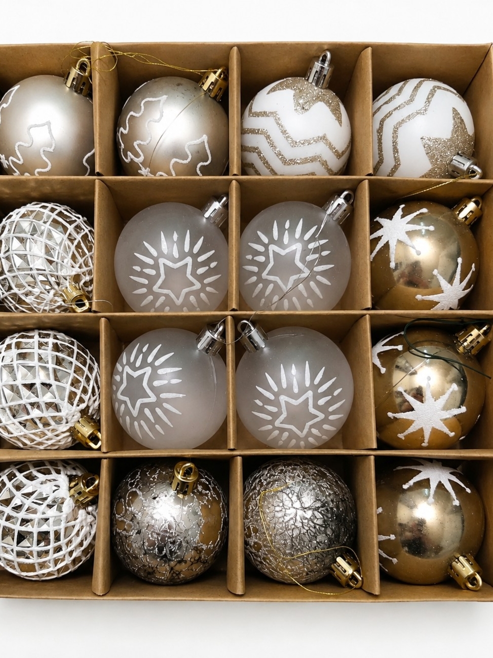 🎄 Set of 16 Christmas Ornaments – Silver, White & Champagne